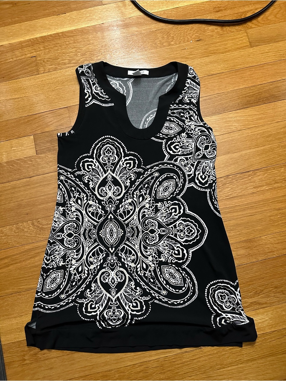 White House Black Market Black and White Paisley Tunic Top